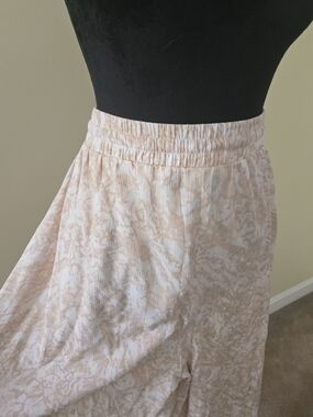Women’s Elastic Waist Peach Floral Wide Leg Lightweight Pants